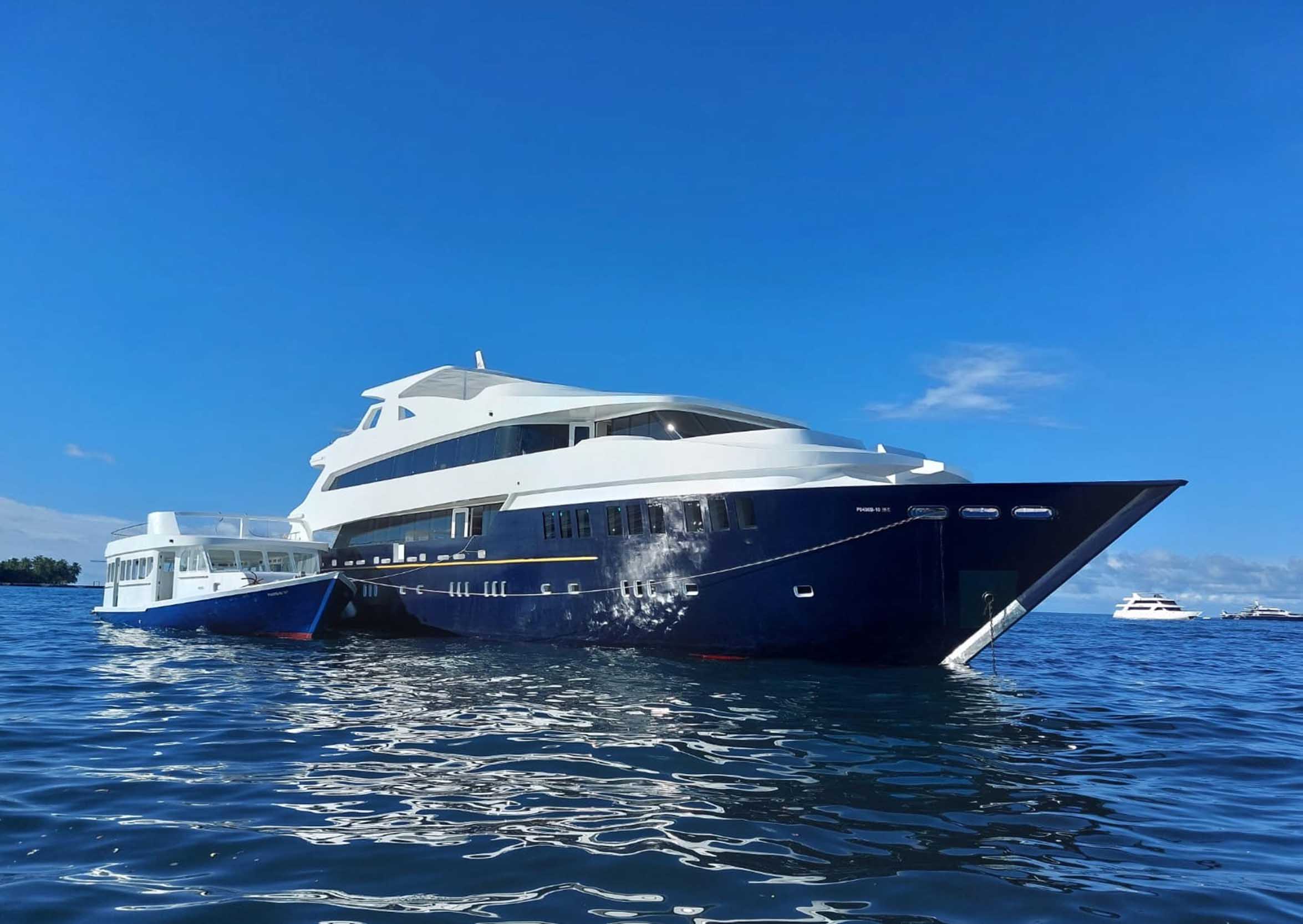 Modernes Tauchsafarischiff EcoPro Seascape auf den Malediven